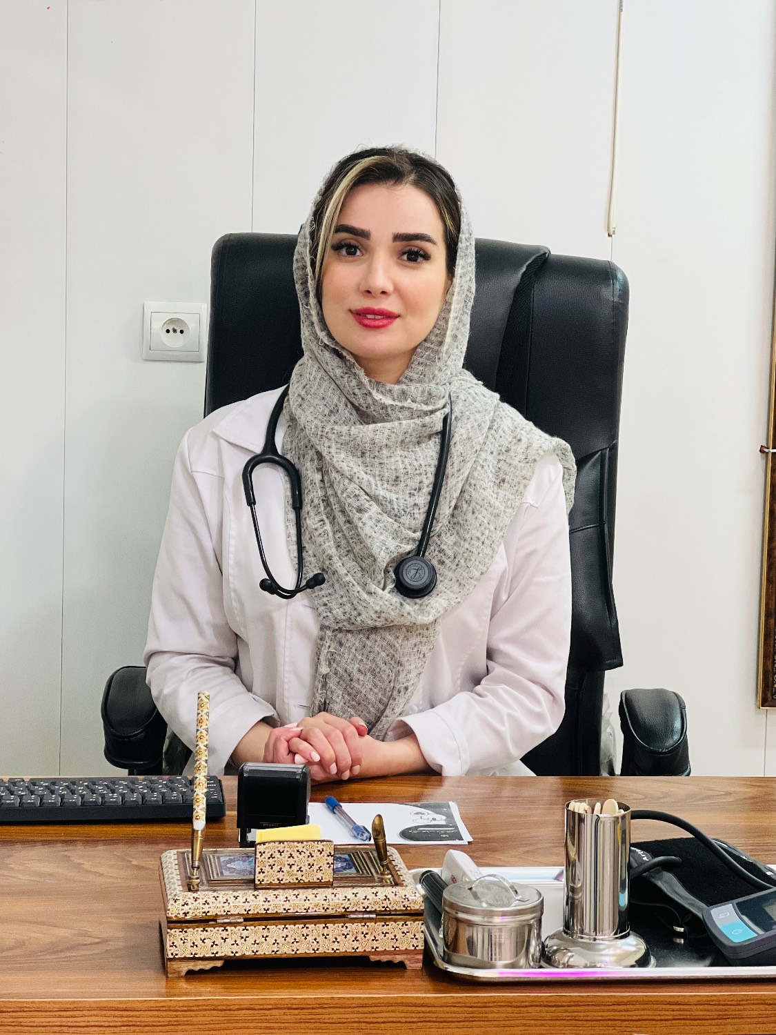 دکتر مهتاب نیک بخش، پزشک عمومی و زیبایی در مطب نظرآباد